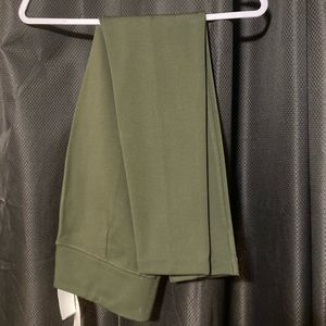 NWT STONE 33 - Terri Ponte Skinny Pant